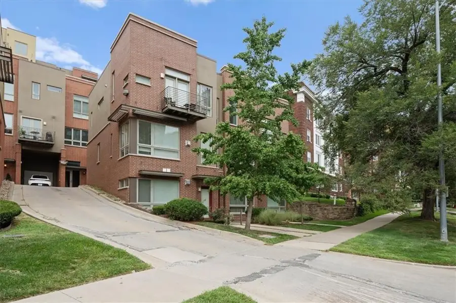4524 Mill Creek Parkway #402, Kansas City, MO 64111 - #2