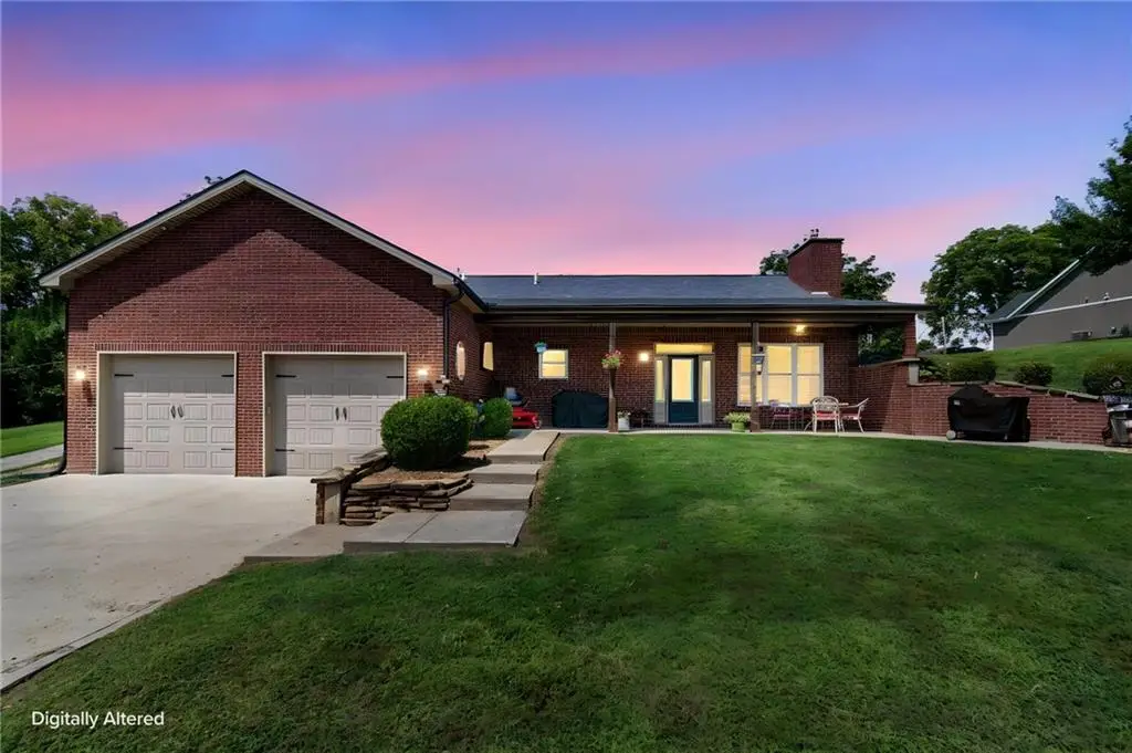 105 S Maple Street, Carrollton, MO 64633 - #1