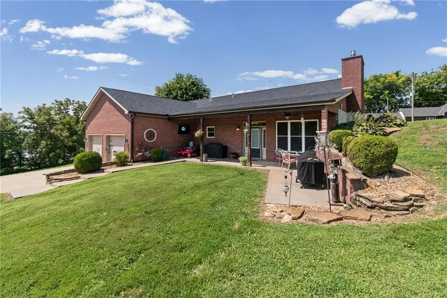 105 S Maple Street, Carrollton, MO 64633 - #3
