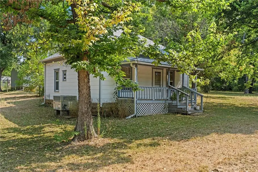 402 W Elm Street, Dearing, KS 67340 - #2