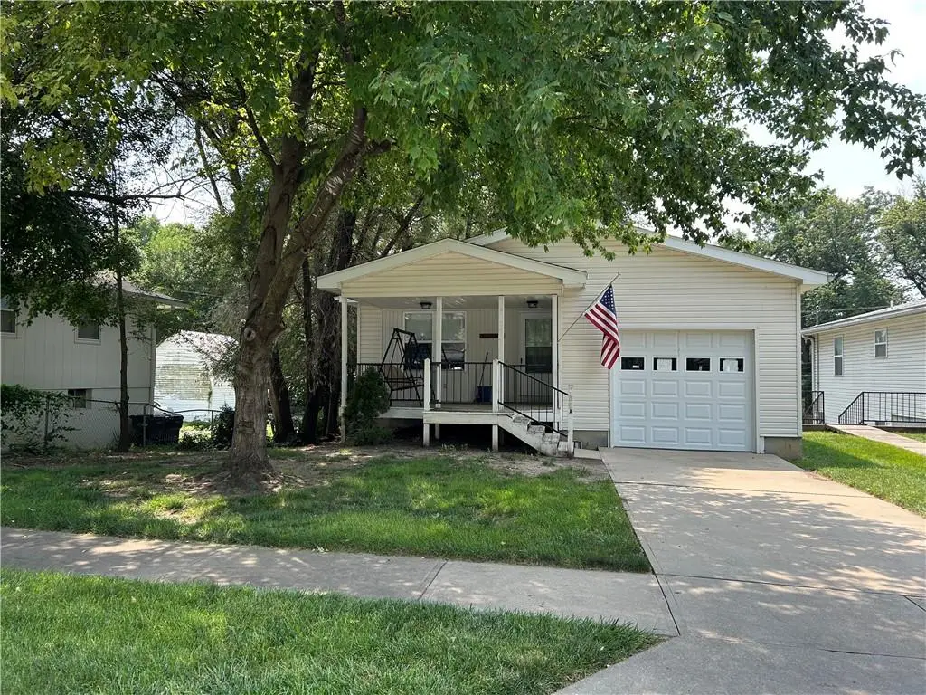 725 A & B Kiowa Street, Leavenworth, KS 66048 - #1