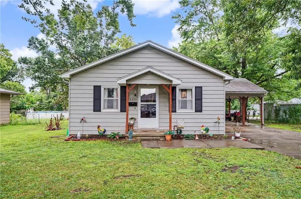 310 Washington Street, Garnett, KS 66032 - #1