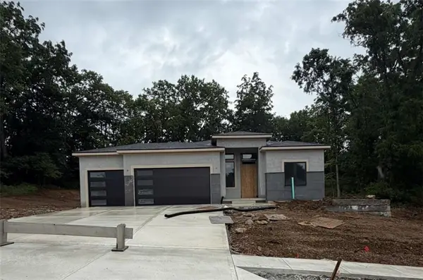 6842 N Myrtle Court, Gladstone, MO 64119