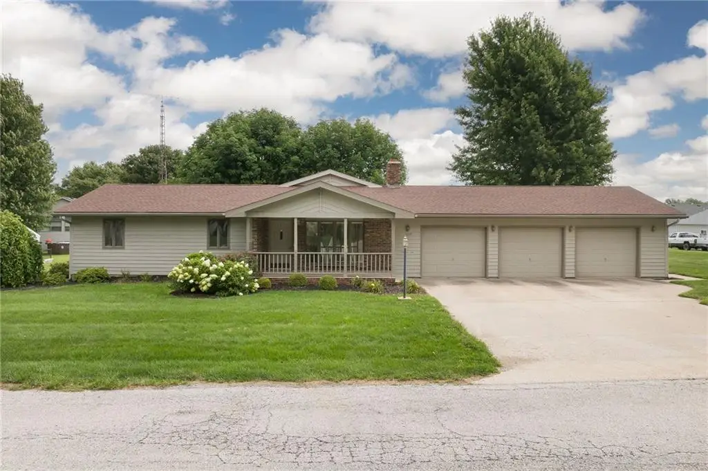 1602 Ridge Drive, Mound City, MO 64470 - #1