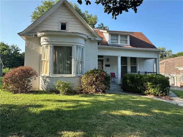 1712 South Street, Lexington, MO 64067