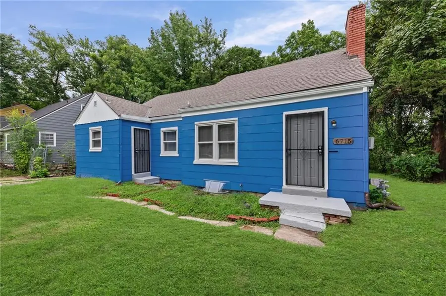6715 Walrond Avenue, Kansas City, MO 64132 - #2