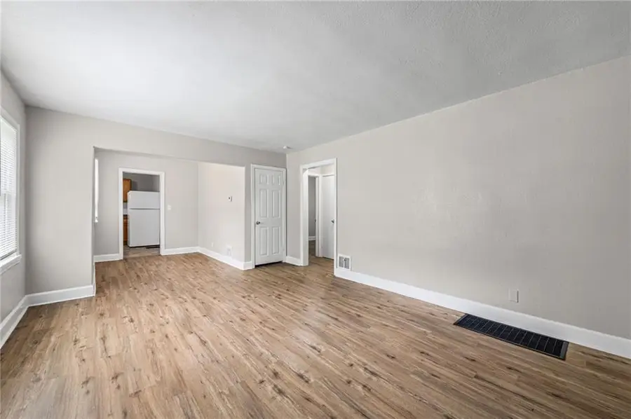 6715 Walrond Avenue, Kansas City, MO 64132 - #3