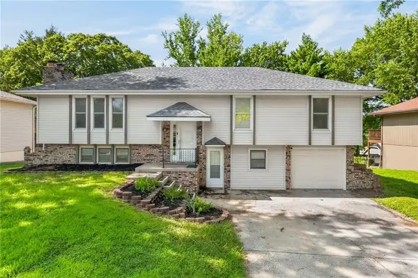 5524 NW Raintree Drive, Kansas City, MO 64152