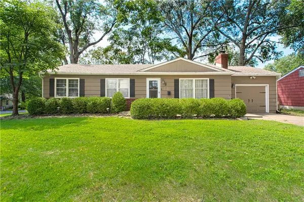 1 W 96th Terrace, Kansas City, MO 64114