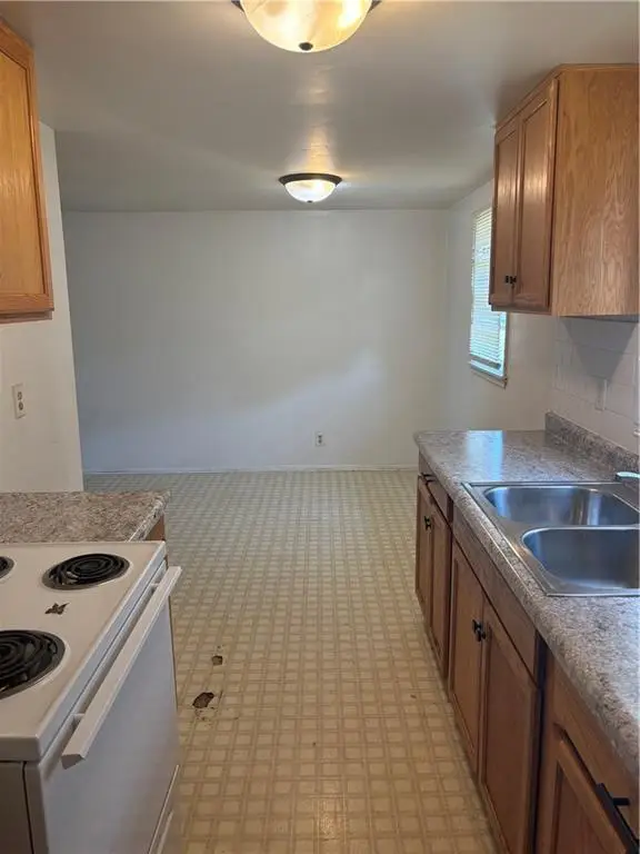 4546 Kelsey Road, Kansas City, MO 64116 - #3