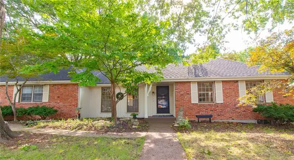 712 NW 10 Street, Blue Springs, MO 64015