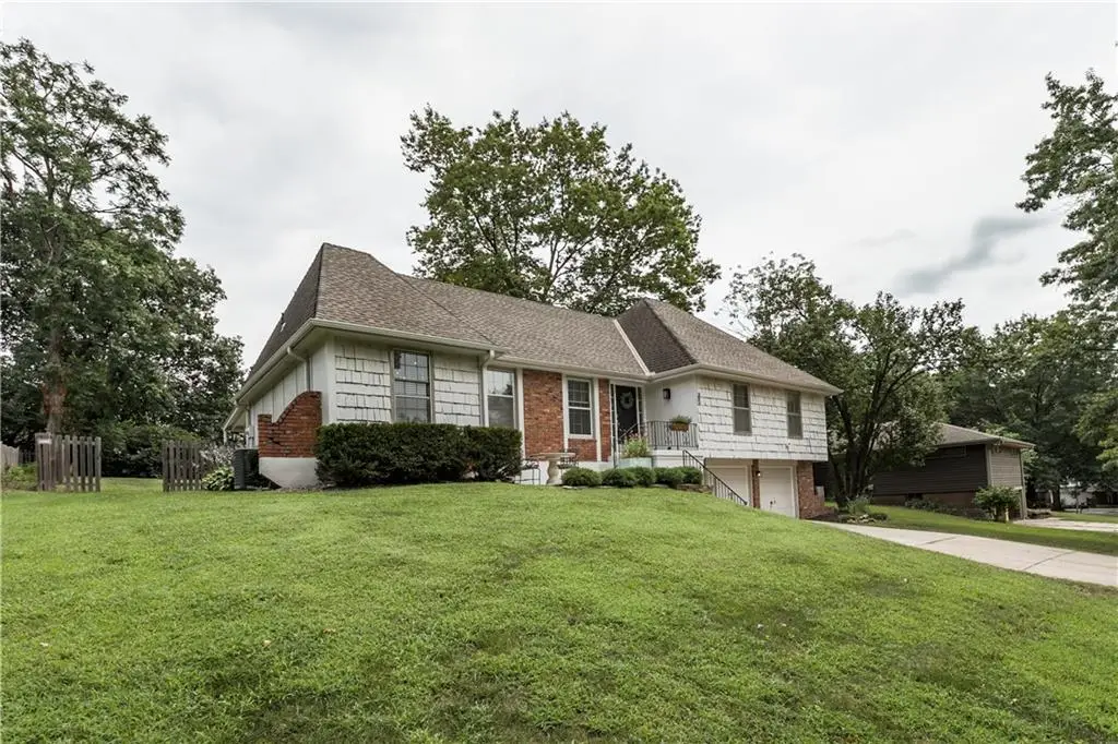 522 E 129th Terrace, Kansas City, MO 64145 - #1