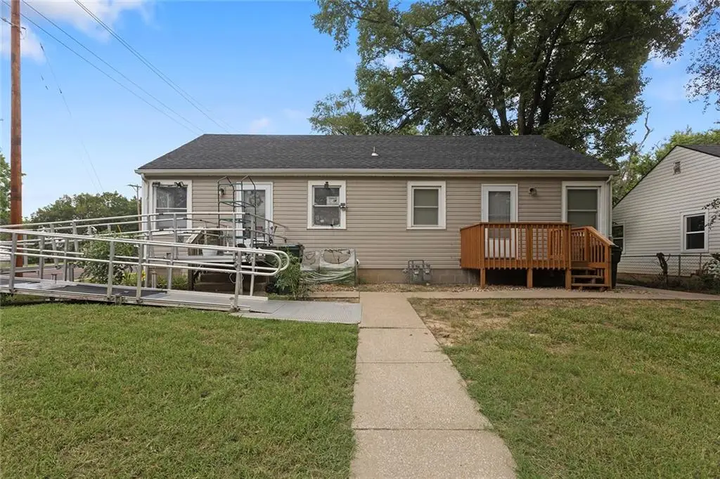 948 Cheyenne Street, Leavenworth, KS 66048 - #1