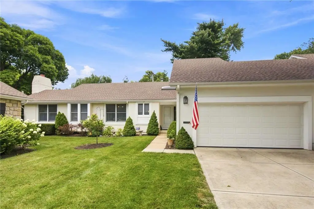 3812 W 79th Terrace, Prairie Village, KS 66208 - #1
