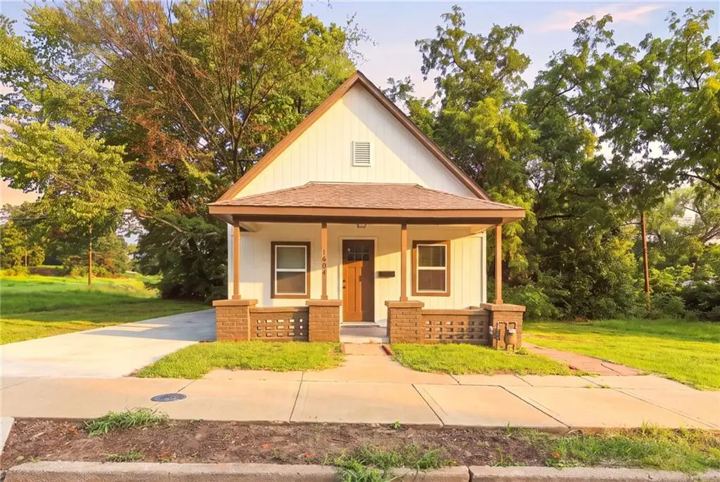 1604 N 9th Street, Kansas City, KS 66101 - #1