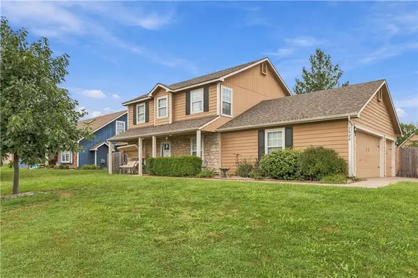 1526 Maple Street, Eudora, KS 66025