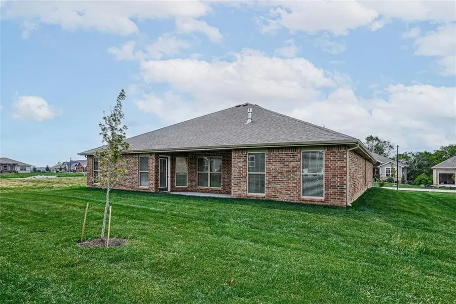 12928 Sewell Avenue, Kansas City, KS 66109 - #2