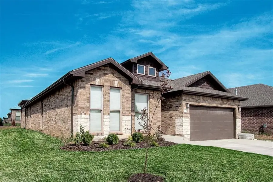 12924 Sewell Avenue, Kansas City, KS 66109 - #2