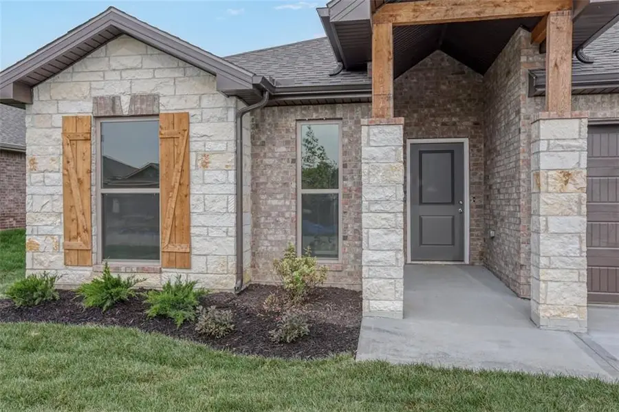 12916 Sewell Avenue, Kansas City, KS 66109 - #2