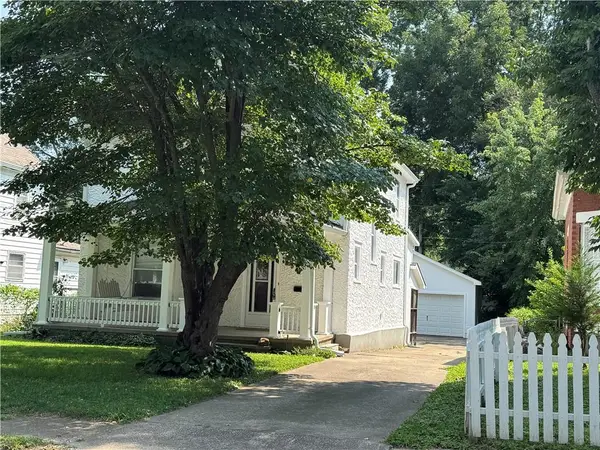 1811 South Street, Lexington, MO 64067