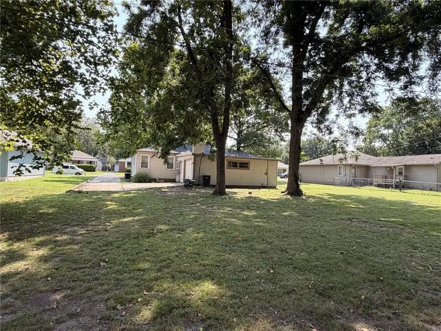 708 S Woodland Street, Pittsburg, KS 66762 - #2