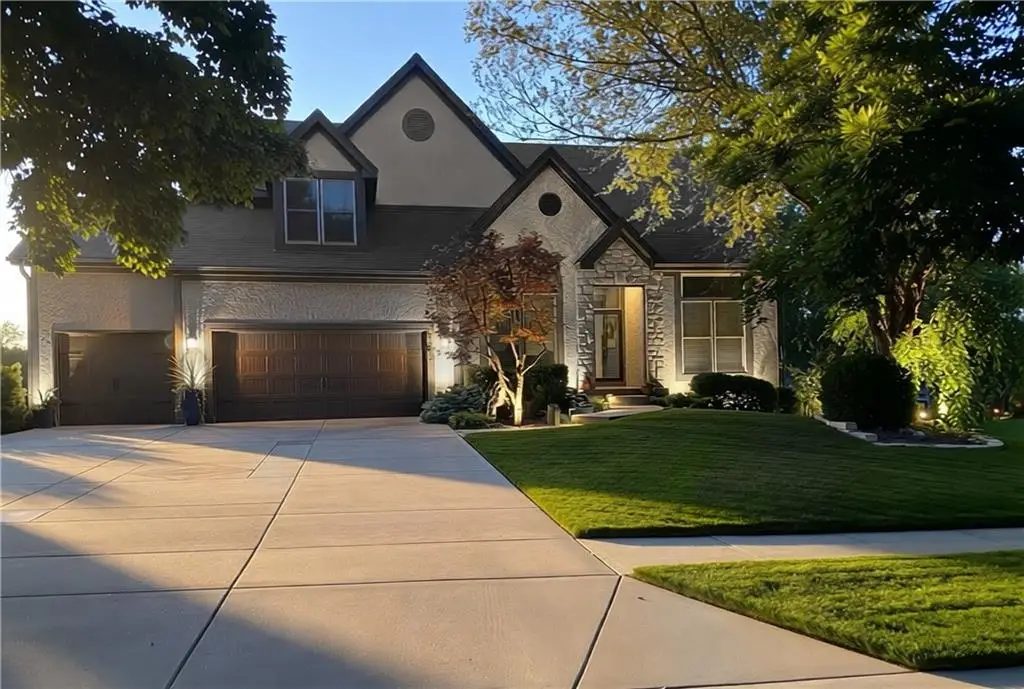 7914 Darnell Lane, Lenexa, KS 66215 - #1