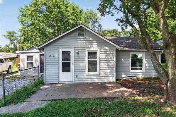216 S Hunter Street, Independence, MO 64050