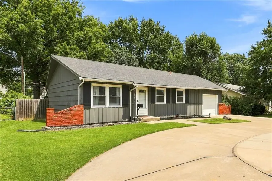 13700 E 39th Street S, Independence, MO 64055 - #3