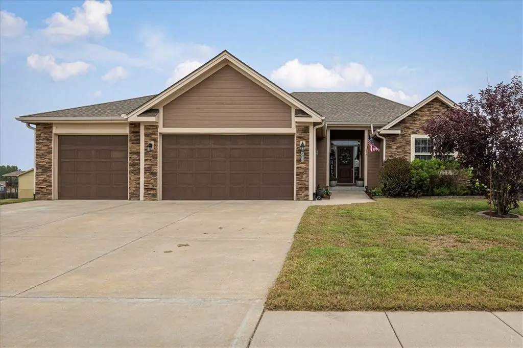 200 Rock Creek Terrace, Smithville, MO 64089 - #1