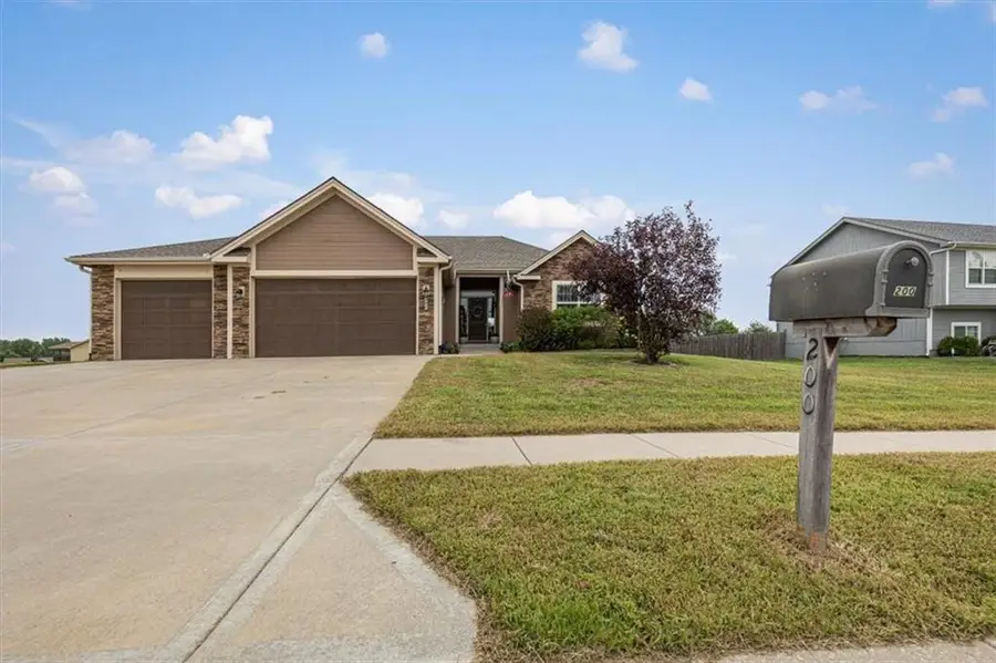 200 Rock Creek Terrace, Smithville, MO 64089 - #3