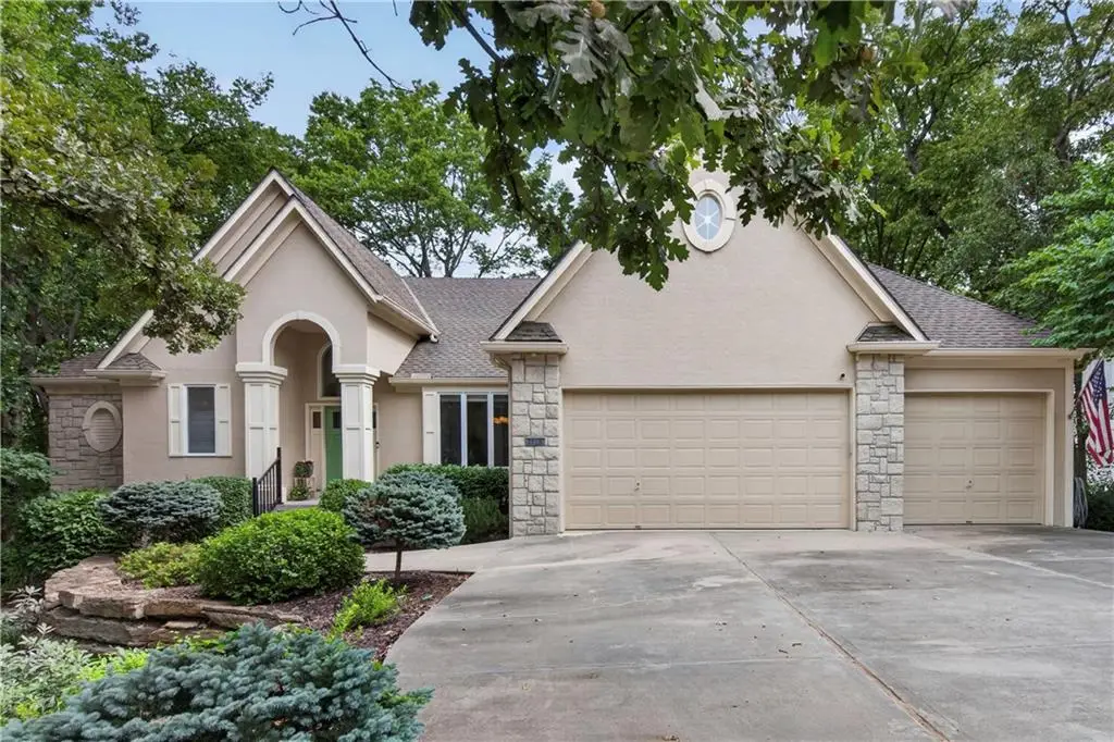 2228 SW Waterfall Place, Lees Summit, MO 64081 - #1