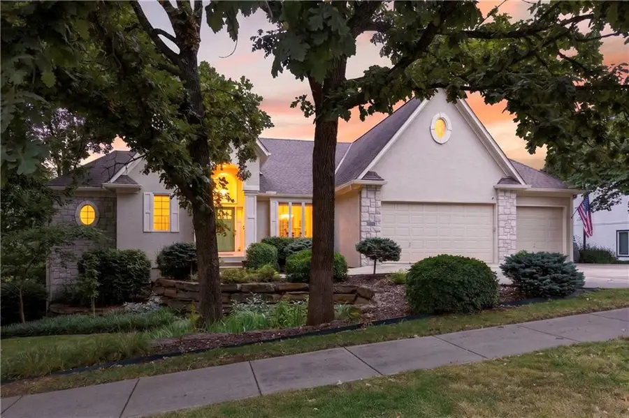 2228 SW Waterfall Place, Lees Summit, MO 64081 - #2