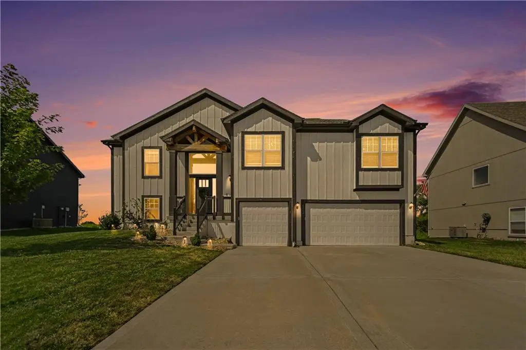 6004 NE 120th Street, Kansas City, MO 64156 - #1