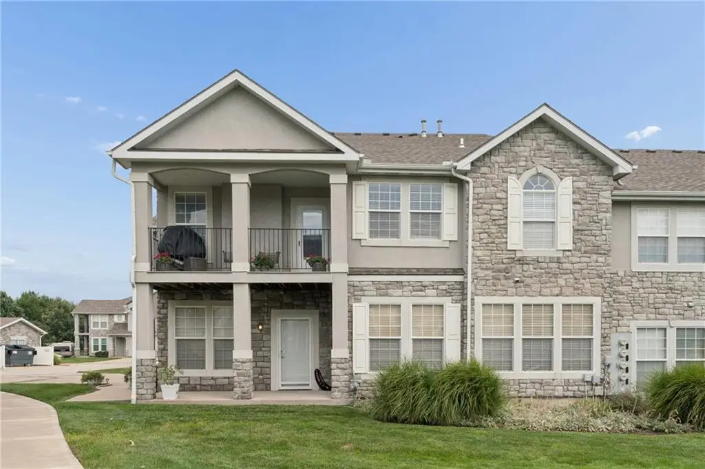 15945 S Crestview Drive, Olathe, KS 66062 - #1