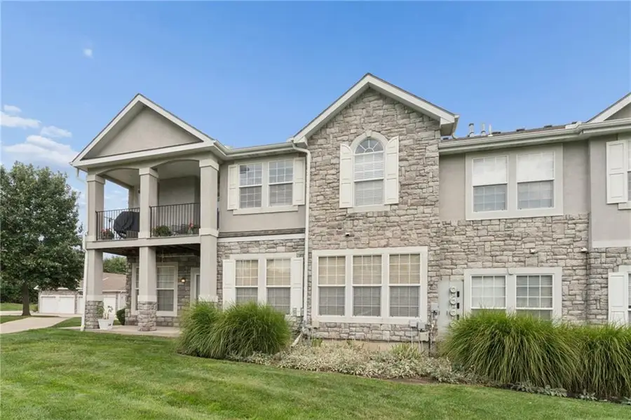 15945 S Crestview Drive, Olathe, KS 66062 - #3