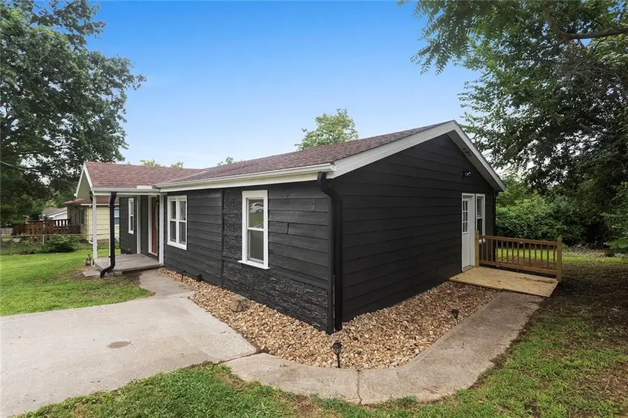 3628 N Cypress Avenue, Kansas City, MO 64117 - #3