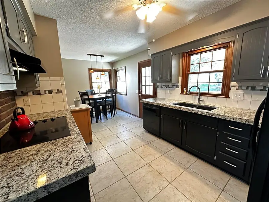 3343 Chatham Avenue, Saint Joseph, MO 64506 - #3