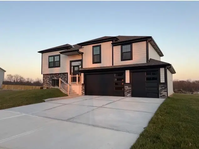 1341 N Holland Drive, Independence, MO 64056 - #2