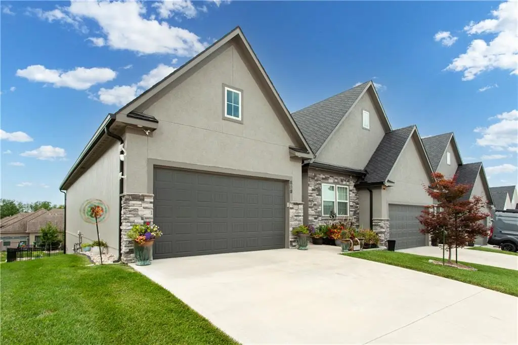 809 NE Algonquin Street, Lees Summit, MO 64064 - #1