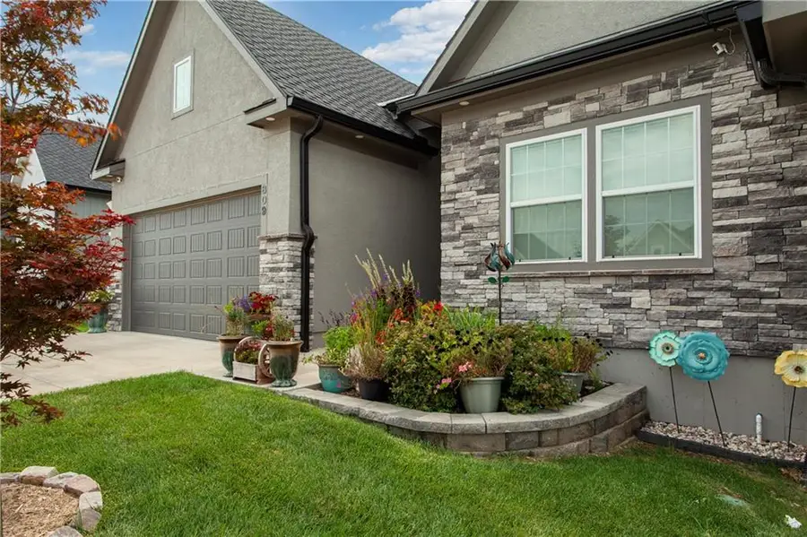 809 NE Algonquin Street, Lees Summit, MO 64064 - #2