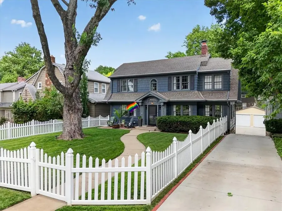 5637 Oak Street, Kansas City, MO 64113 - #2