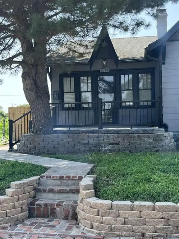 2114 S 9th Street, Saint Joseph, MO 64503 - #2