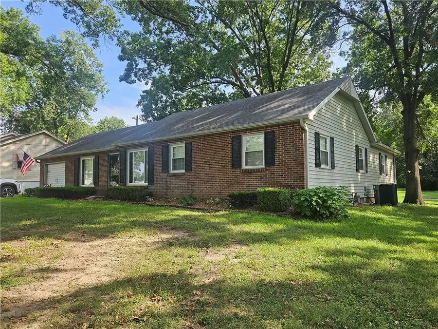 203 Ridgeway Drive, Richmond, MO 64085 - #2