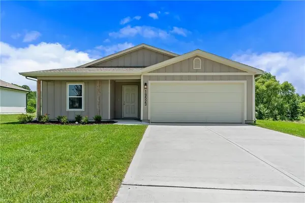 20246 W 195th Street, Spring Hill, KS 66083
