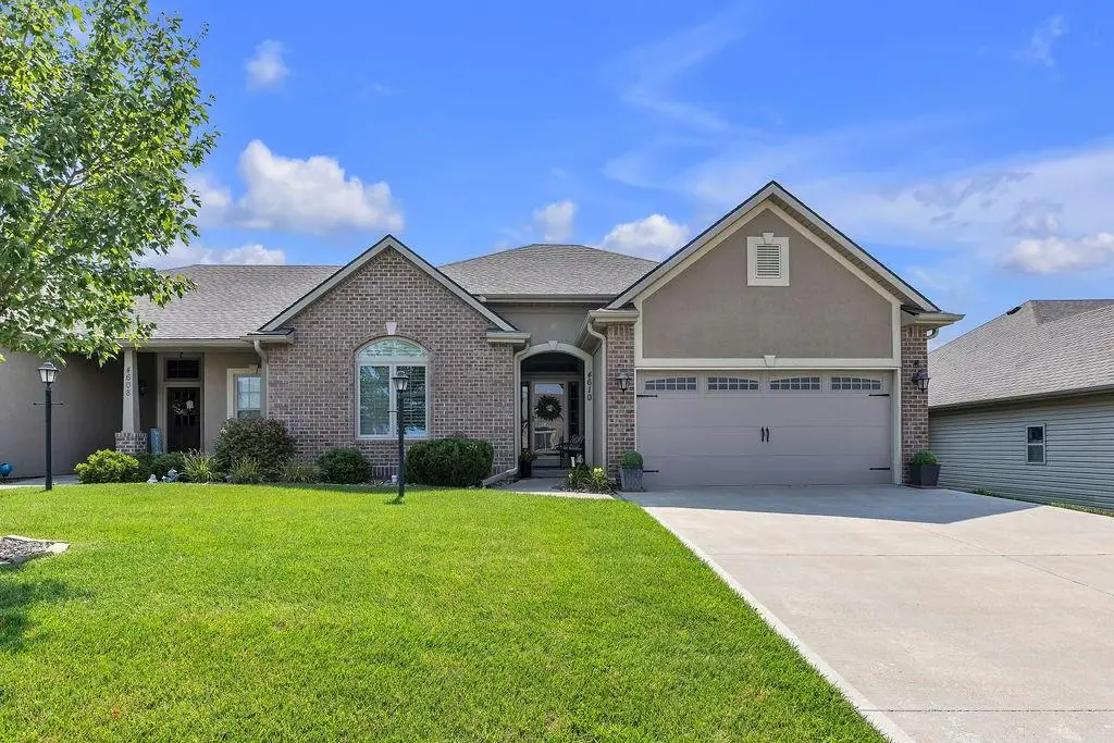 4610 W Stonebridge Drive, Saint Joseph, MO 64505 - #1