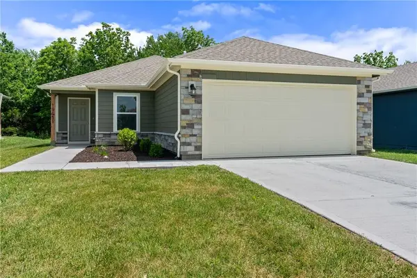 20279 W 195th Street, Spring Hill, KS 66083
