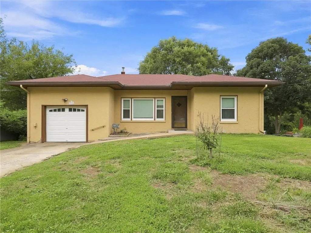 3838 N Lister Avenue, Kansas City, MO 64117 - #1