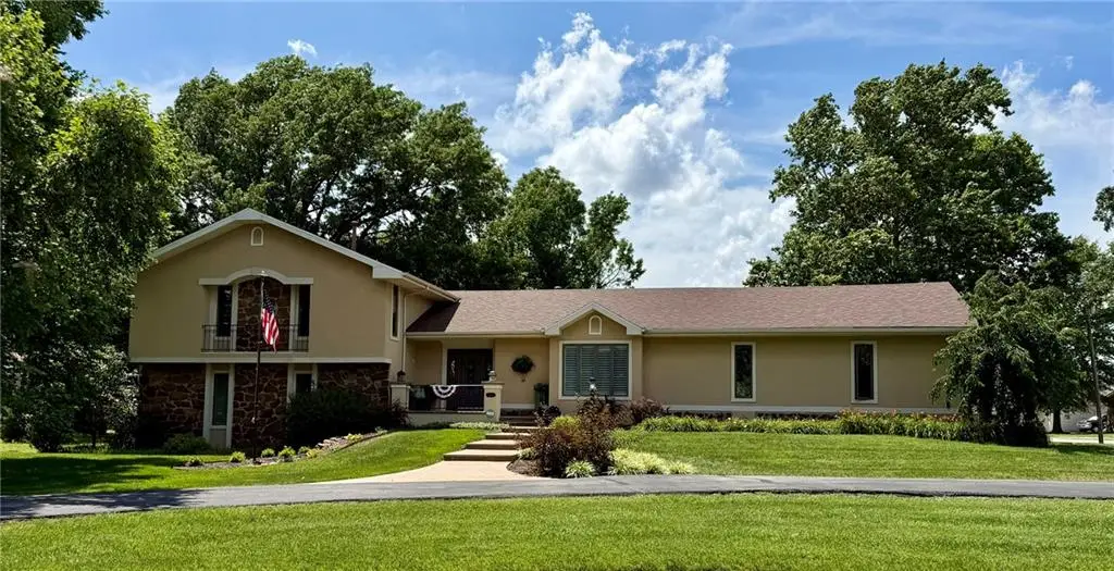 706 Neosho Court, Parsons, KS 67357 - #1