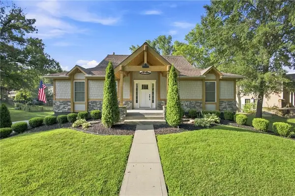 244 N Winnebago Drive, Lake Winnebago, MO 64034