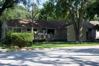 1402 SW Peggy Circle, Lees Summit, MO 64081 - #3
